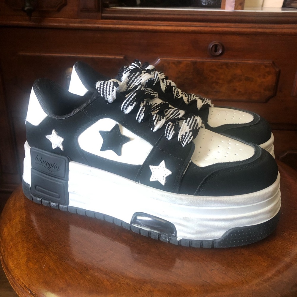 Deadstock — Black and White Star Platform Sneakers